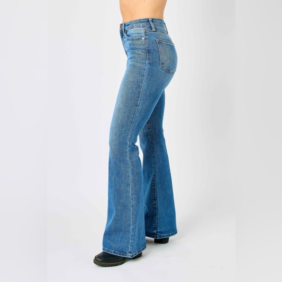 Judy Blue Full Size High-Waisted Classic Flare Jeans Plus Size - Picture 4 of 10